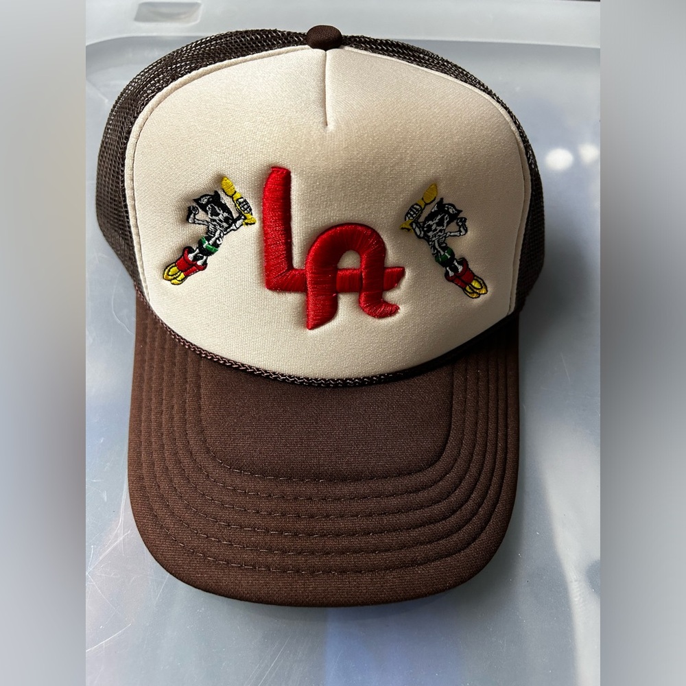 Trucker hat